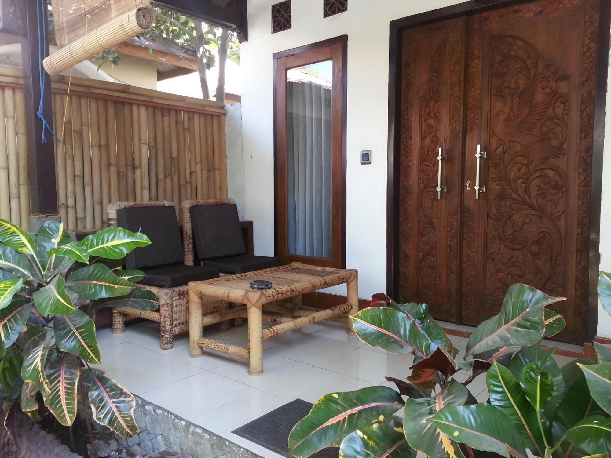 Zoe Bungalows Gili Trawangan Exterior photo